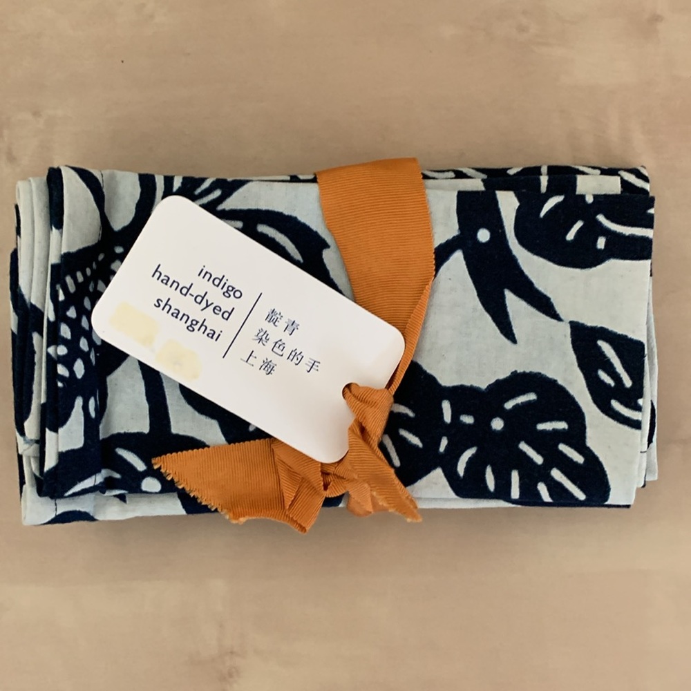 🐟 NWT Luru Home cloth napkins Goldfish and Lotus motif - Picture 3 of 3